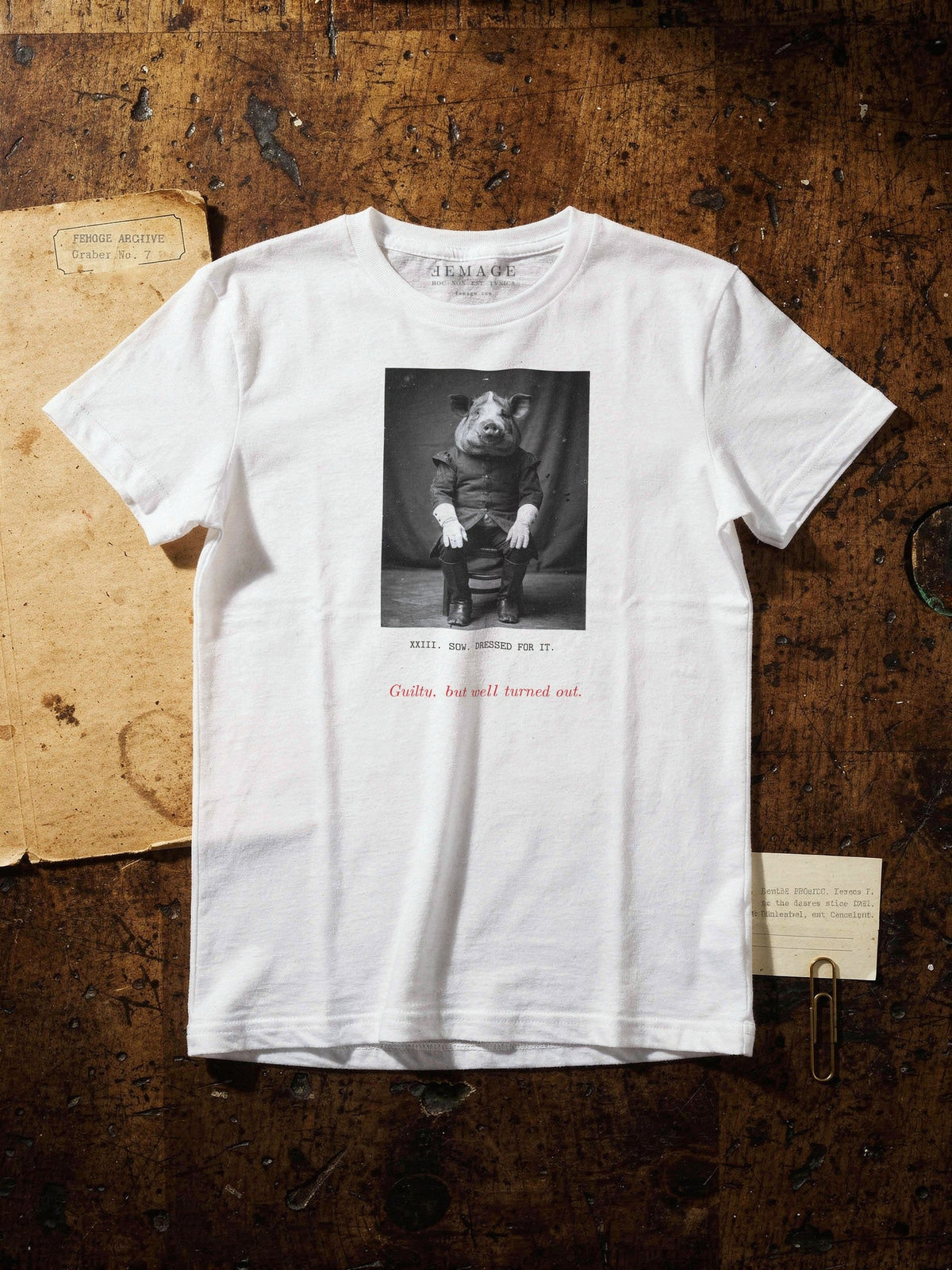 Print XXIII, the pig, black and white print on the men's tee
