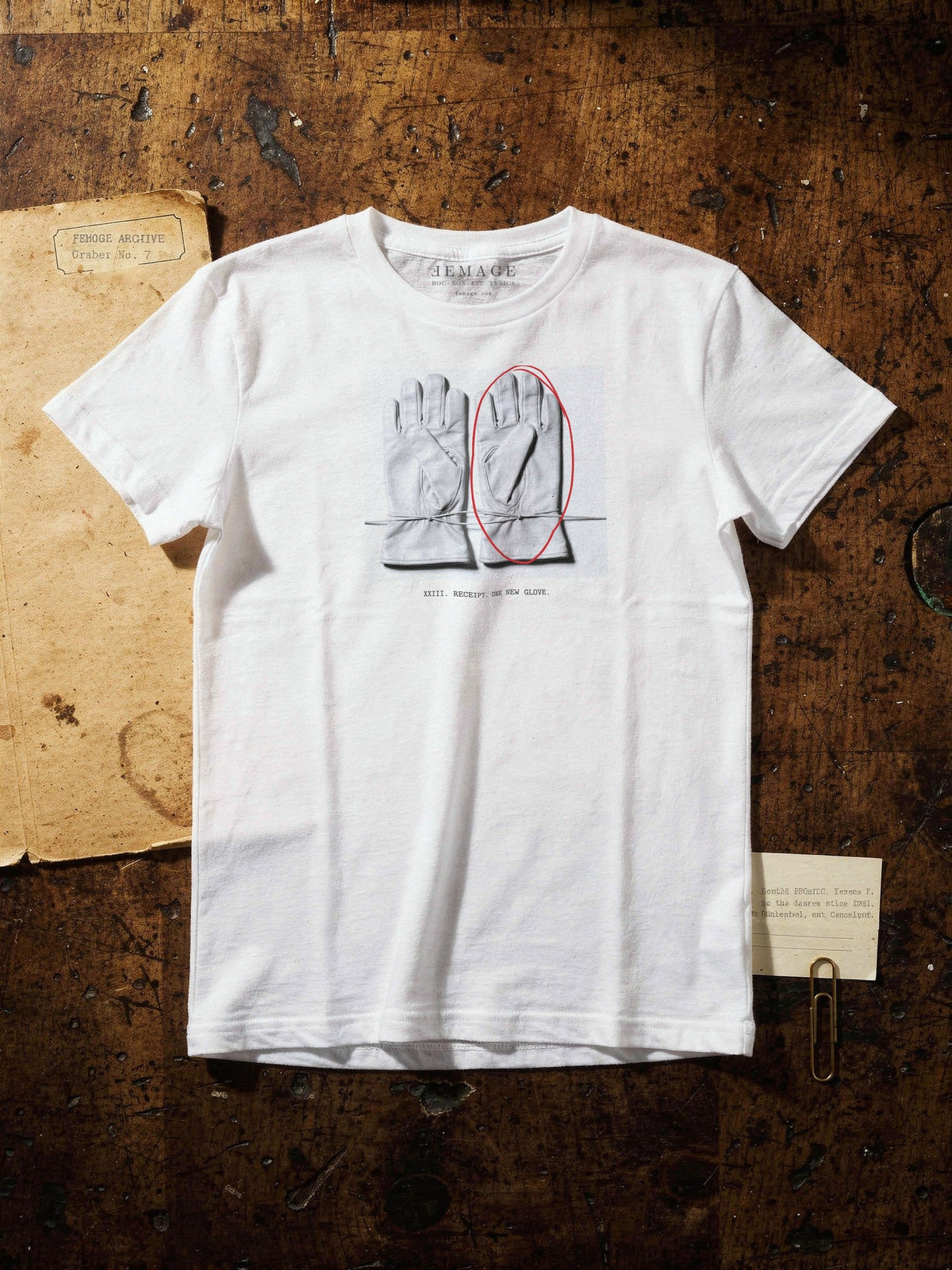 Print XXIII, the glove, black and white print on the men's tee